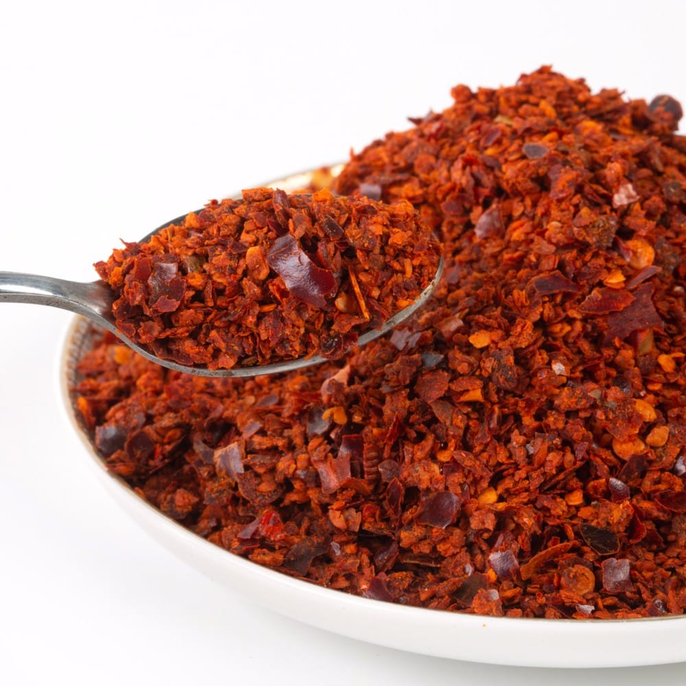 Everything You Need to Know About Red Chilli Flakes Without Seeds: Benefits, Uses, and Cooking Tips